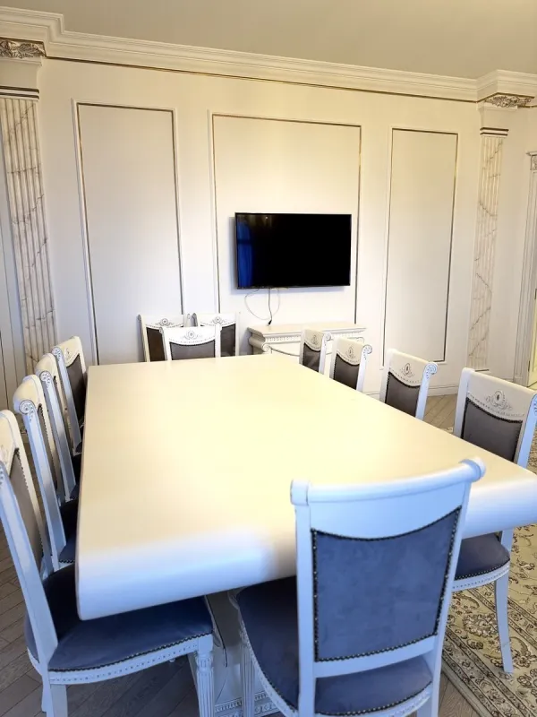 Kirayə verilir 4 otaqlı mənzil 210 m²