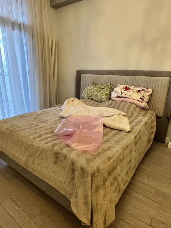 Kirayə verilir 4 otaqlı mənzil 210 m²