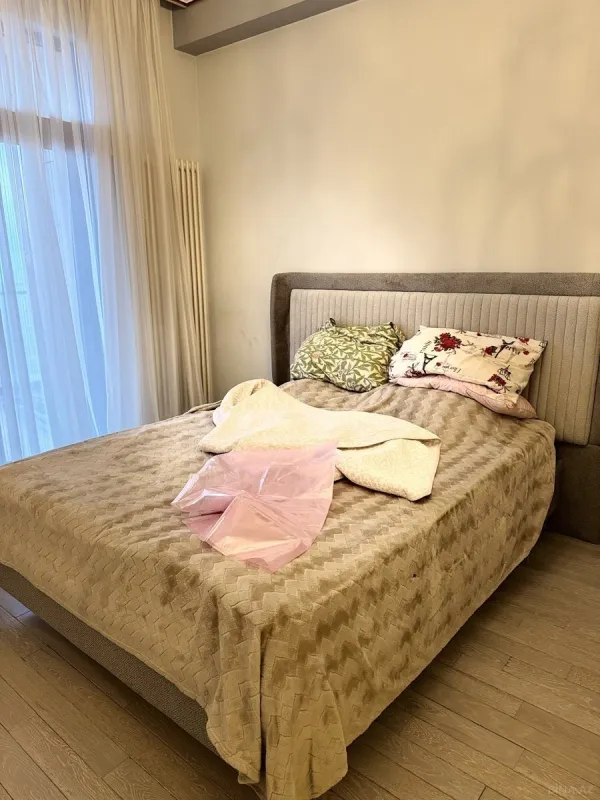 Kirayə verilir 4 otaqlı mənzil 210 m²