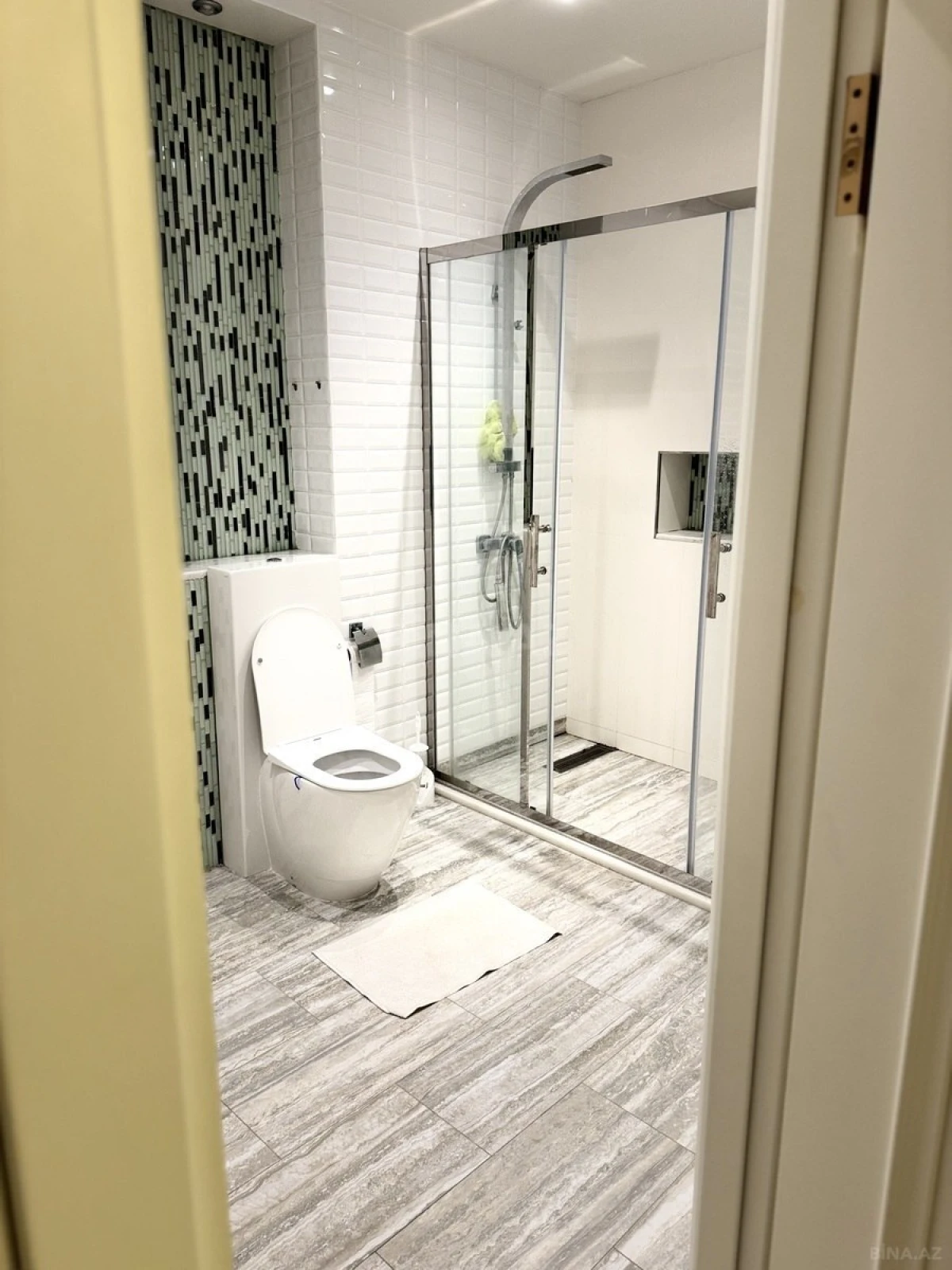 Kirayə verilir 4 otaqlı mənzil 210 m²