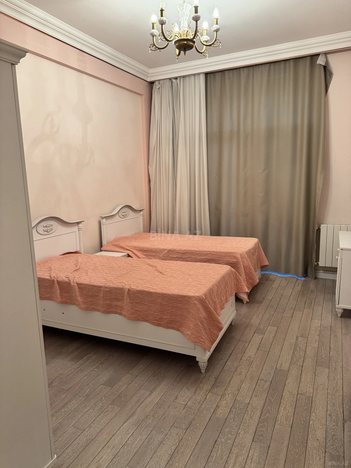 Kirayə verilir 4 otaqlı mənzil 210 m²