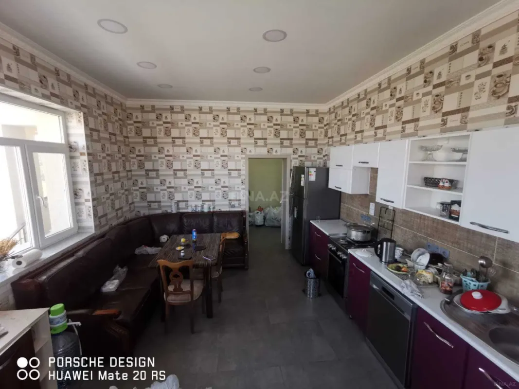 Satılır 6 otaqlı həyət evi 300 m²