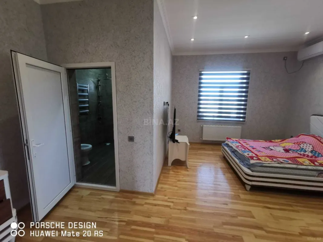 Satılır 6 otaqlı həyət evi 300 m²