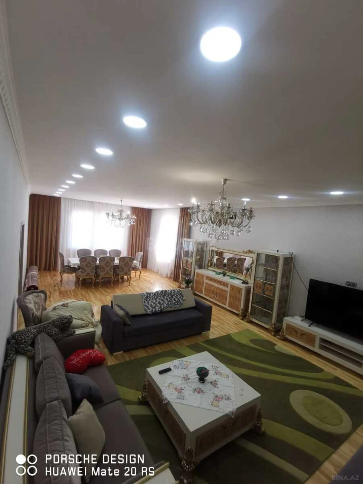 Satılır 6 otaqlı həyət evi 300 m²