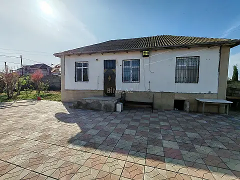 Satılır 4 otaqlı həyət evi 135 m²