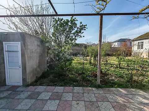 Satılır 4 otaqlı həyət evi 135 m²