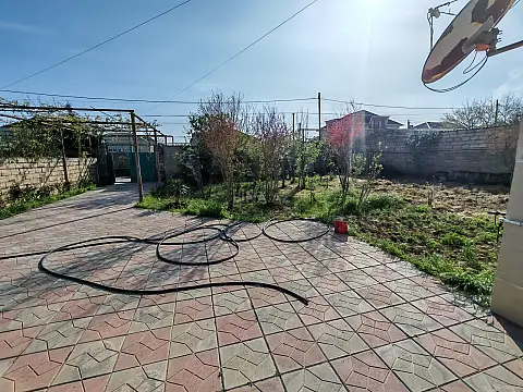 Satılır 4 otaqlı həyət evi 135 m²