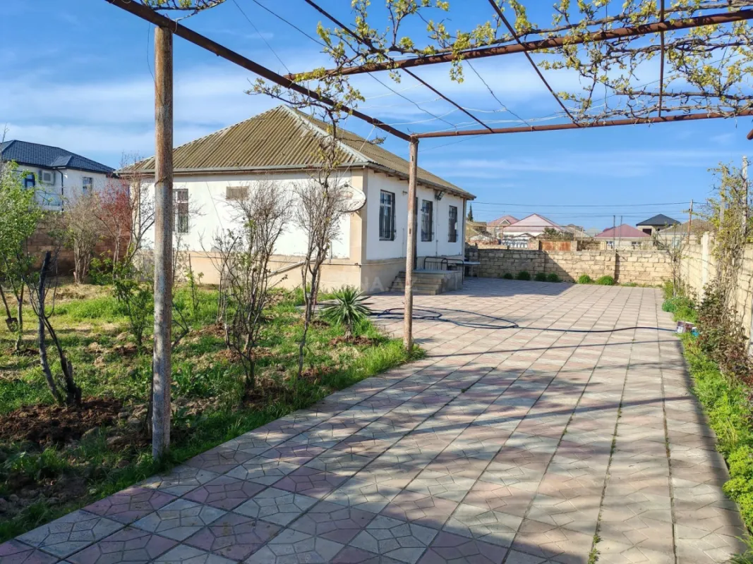 Satılır 4 otaqlı həyət evi 135 m²
