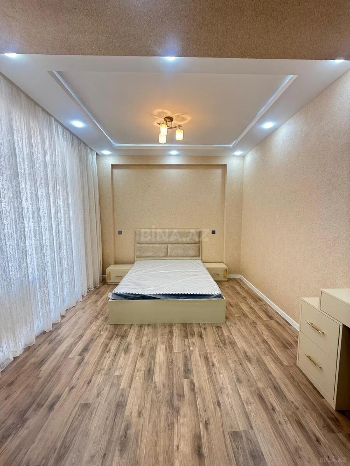 Kirayə verilir 3 otaqlı mənzil 100 m²