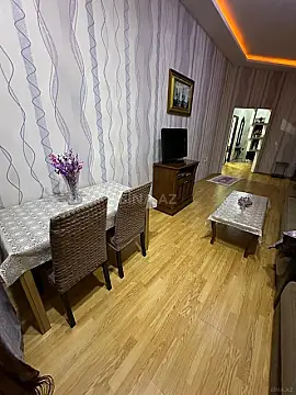 Kirayə verilir 2 otaqlı mənzil 70 m²