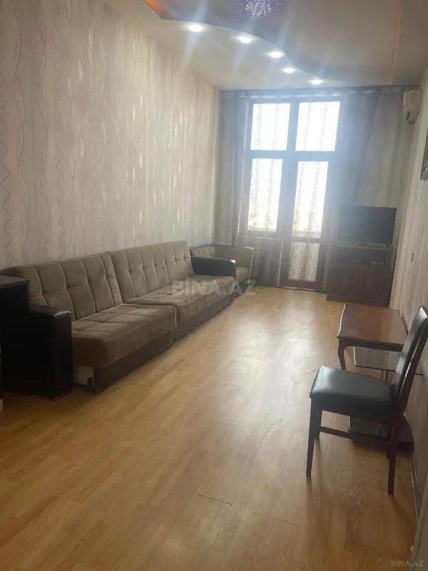 Kirayə verilir 2 otaqlı mənzil 70 m²