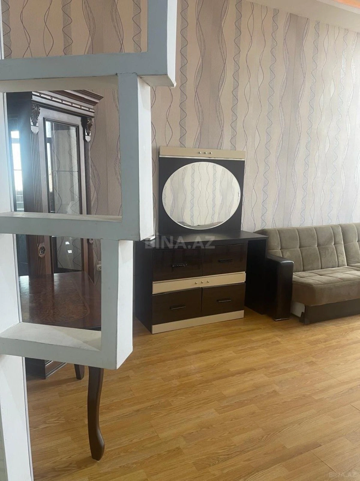 Kirayə verilir 2 otaqlı mənzil 70 m²
