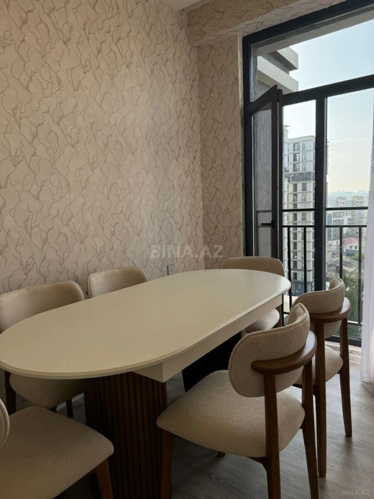 Kirayə verilir 2 otaqlı mənzil 65 m²