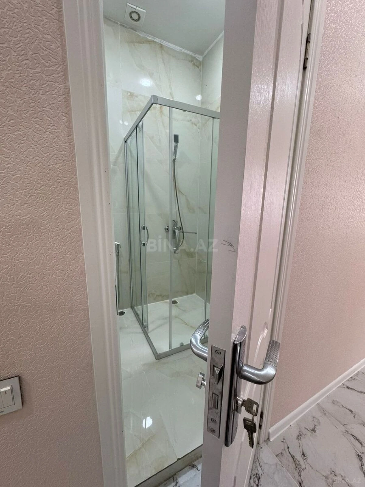 Kirayə verilir 2 otaqlı mənzil 65 m²