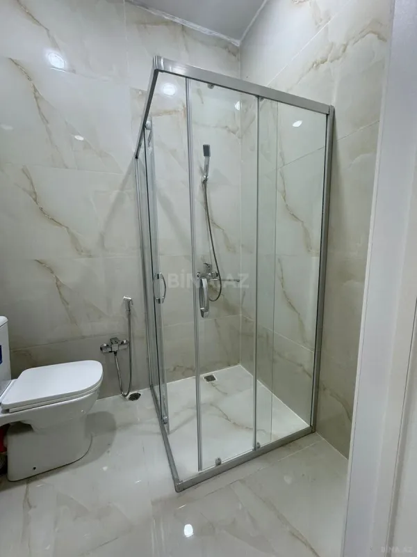 Kirayə verilir 2 otaqlı mənzil 65 m²