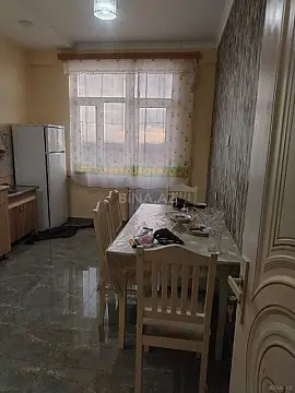 Kirayə verilir 2 otaqlı mənzil 68 m²