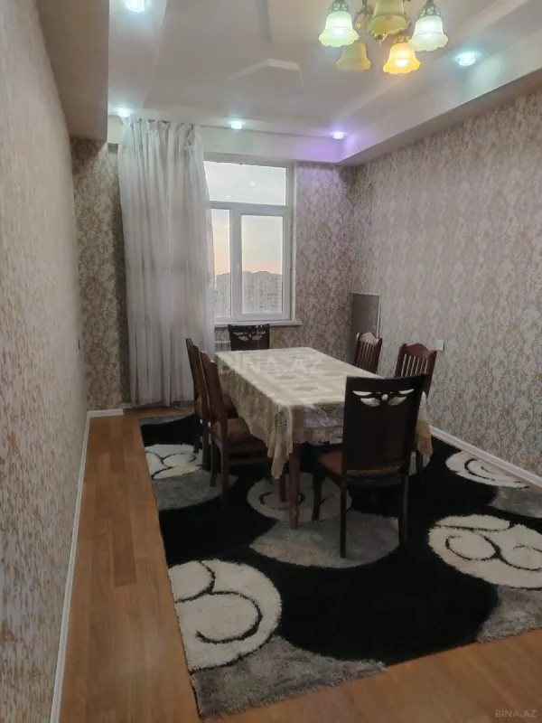Kirayə verilir 2 otaqlı mənzil 68 m²