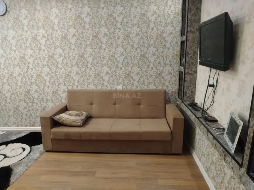 Kirayə verilir 2 otaqlı mənzil 68 m²