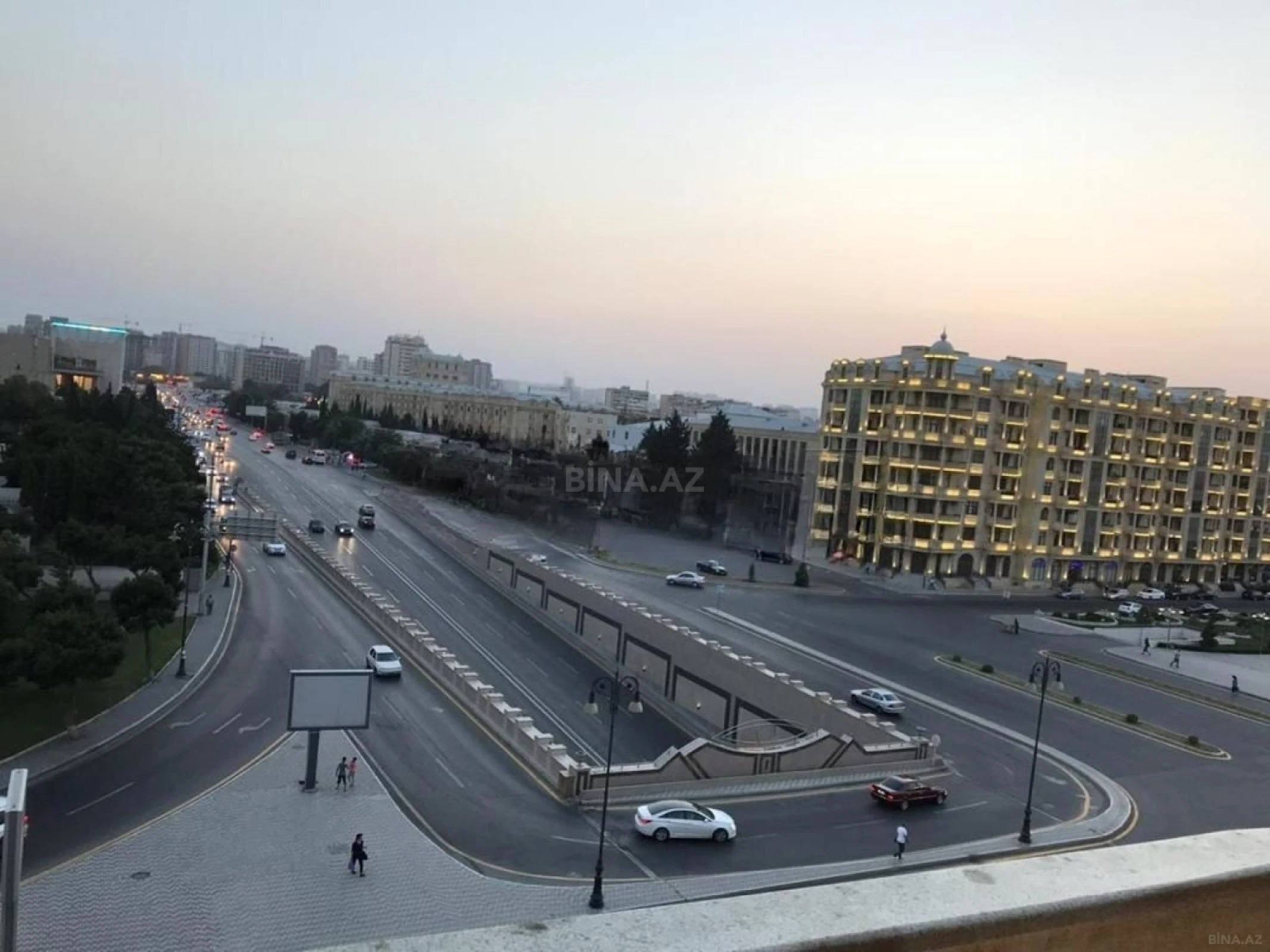 Kirayə verilir 4 otaqlı mənzil 210 m²