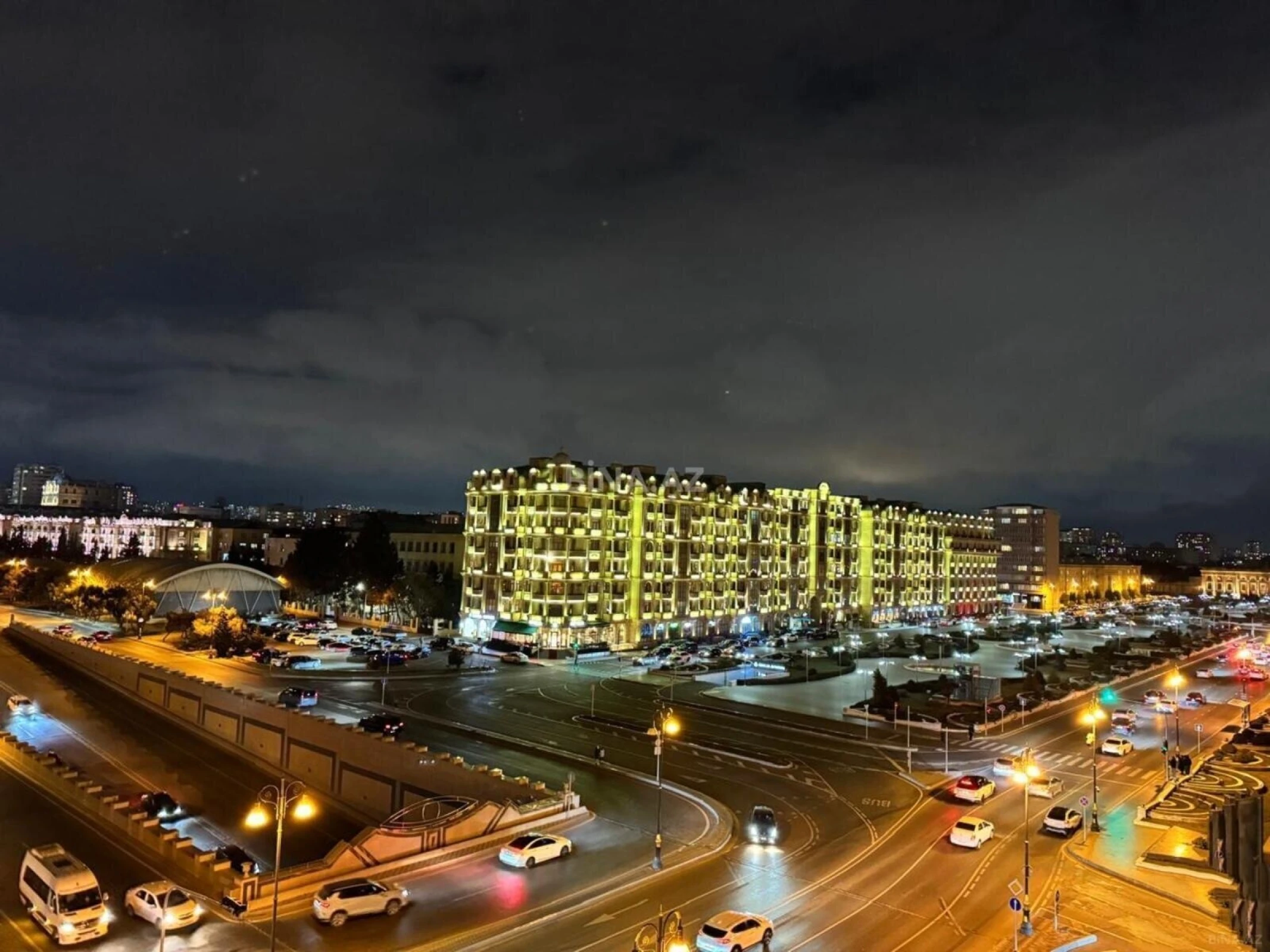 Kirayə verilir 4 otaqlı mənzil 210 m²