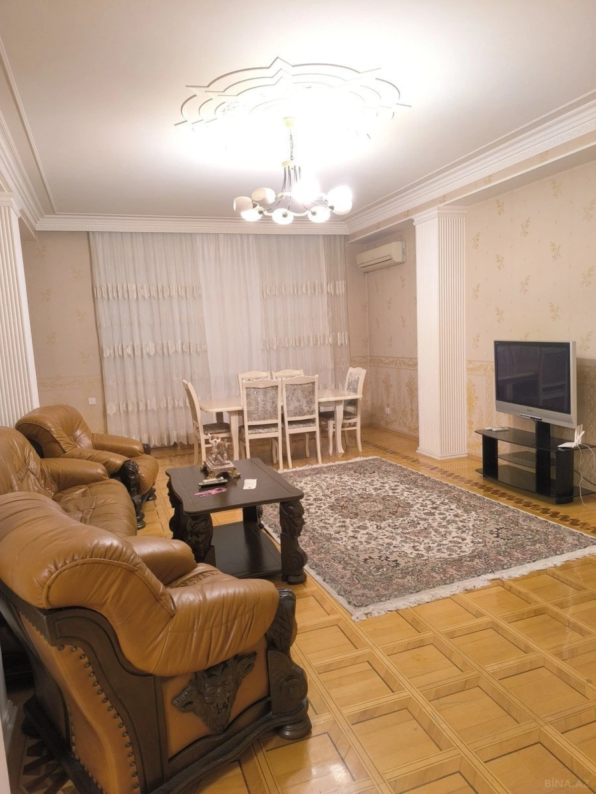 Kirayə verilir 4 otaqlı mənzil 210 m²