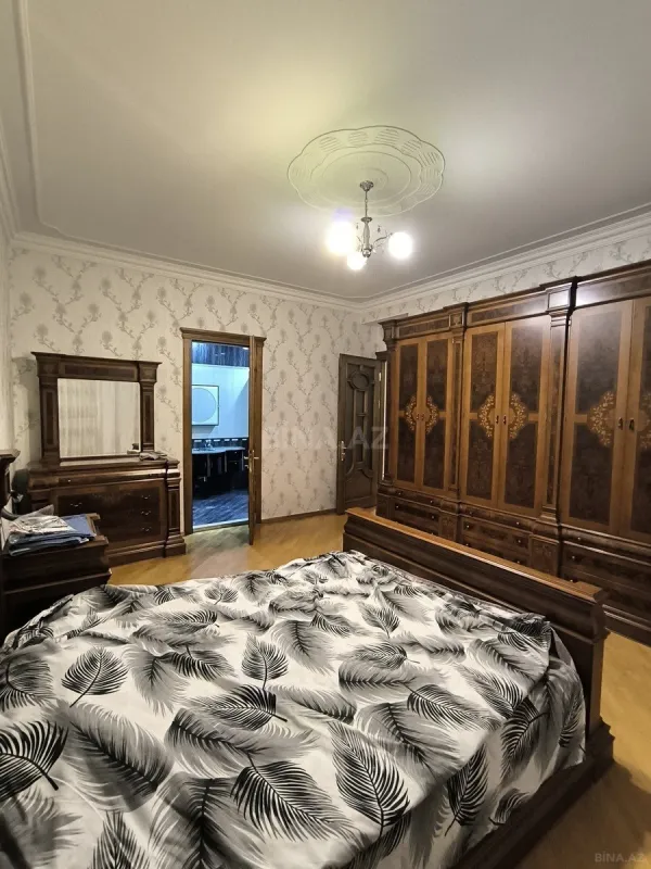 Kirayə verilir 4 otaqlı mənzil 210 m²