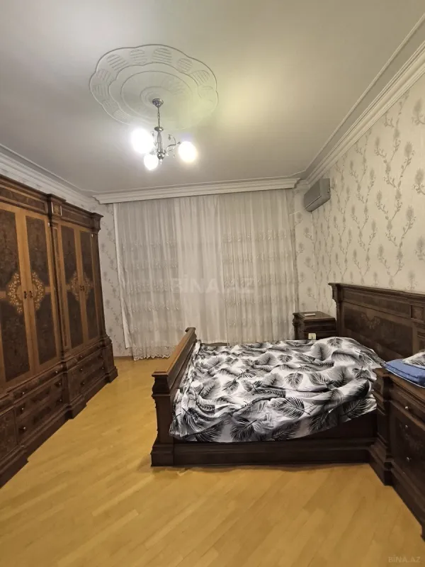 Kirayə verilir 4 otaqlı mənzil 210 m²