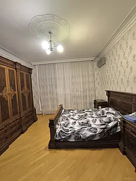 Kirayə verilir 4 otaqlı mənzil 210 m²