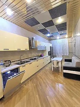 Kirayə verilir 4 otaqlı mənzil 210 m²