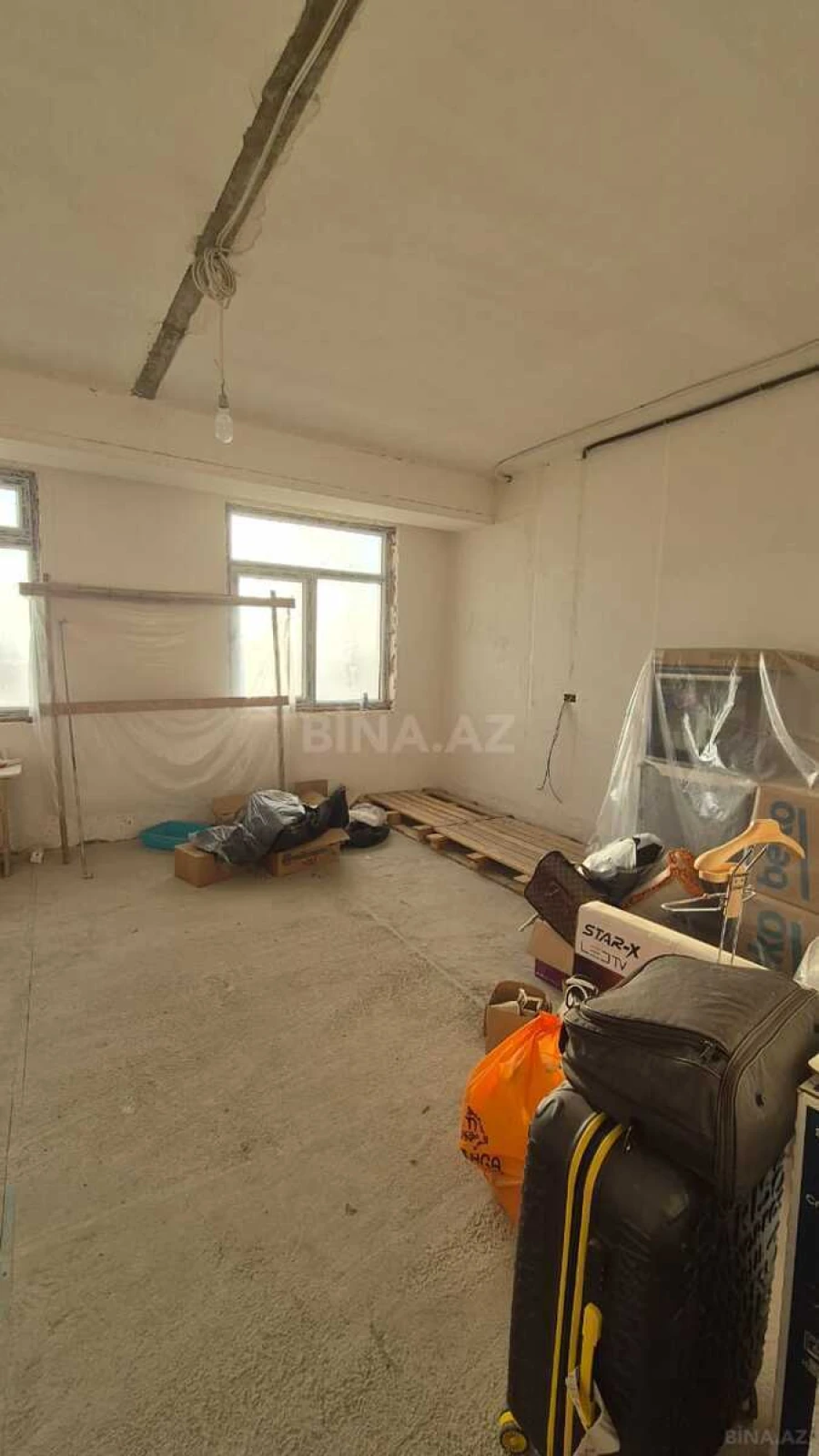 Satılır 4 otaqlı mənzil 107 m²