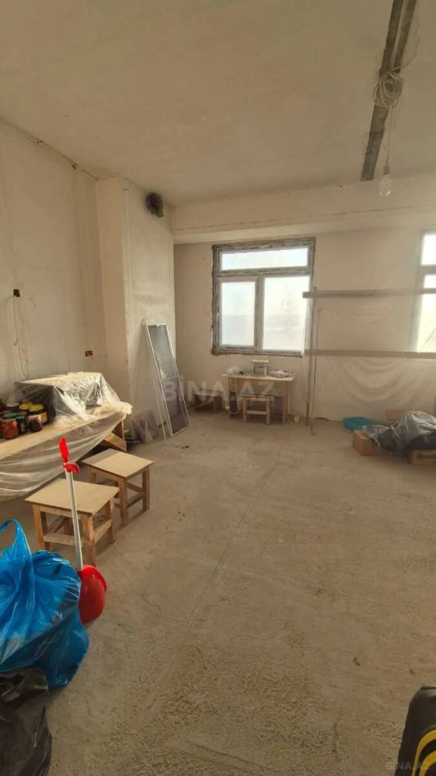 Satılır 4 otaqlı mənzil 107 m²