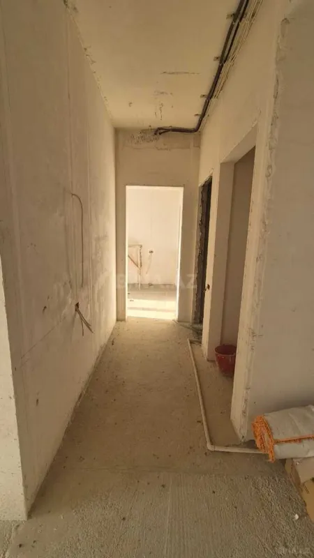 Satılır 4 otaqlı mənzil 107 m²