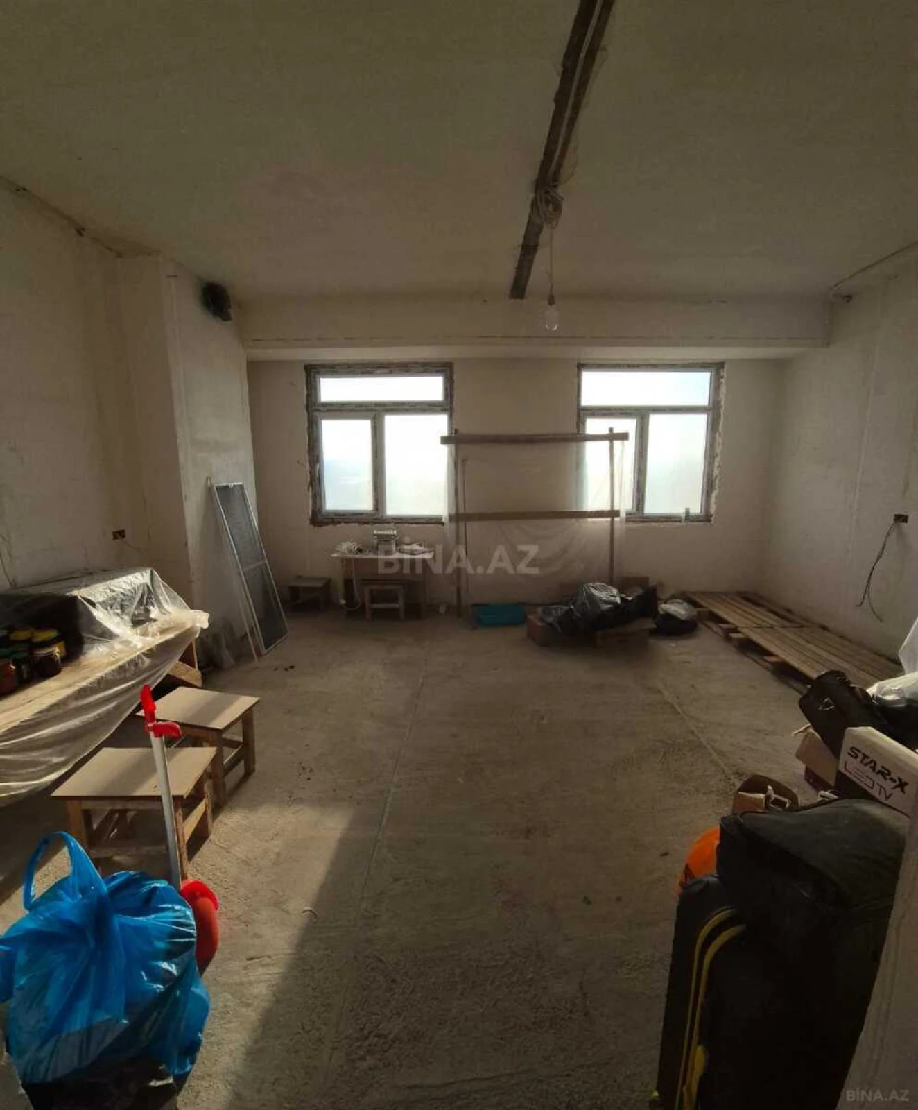 Satılır 4 otaqlı mənzil 107 m²