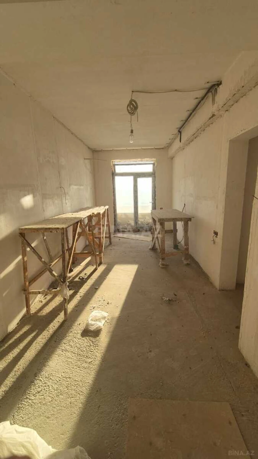 Satılır 4 otaqlı mənzil 107 m²