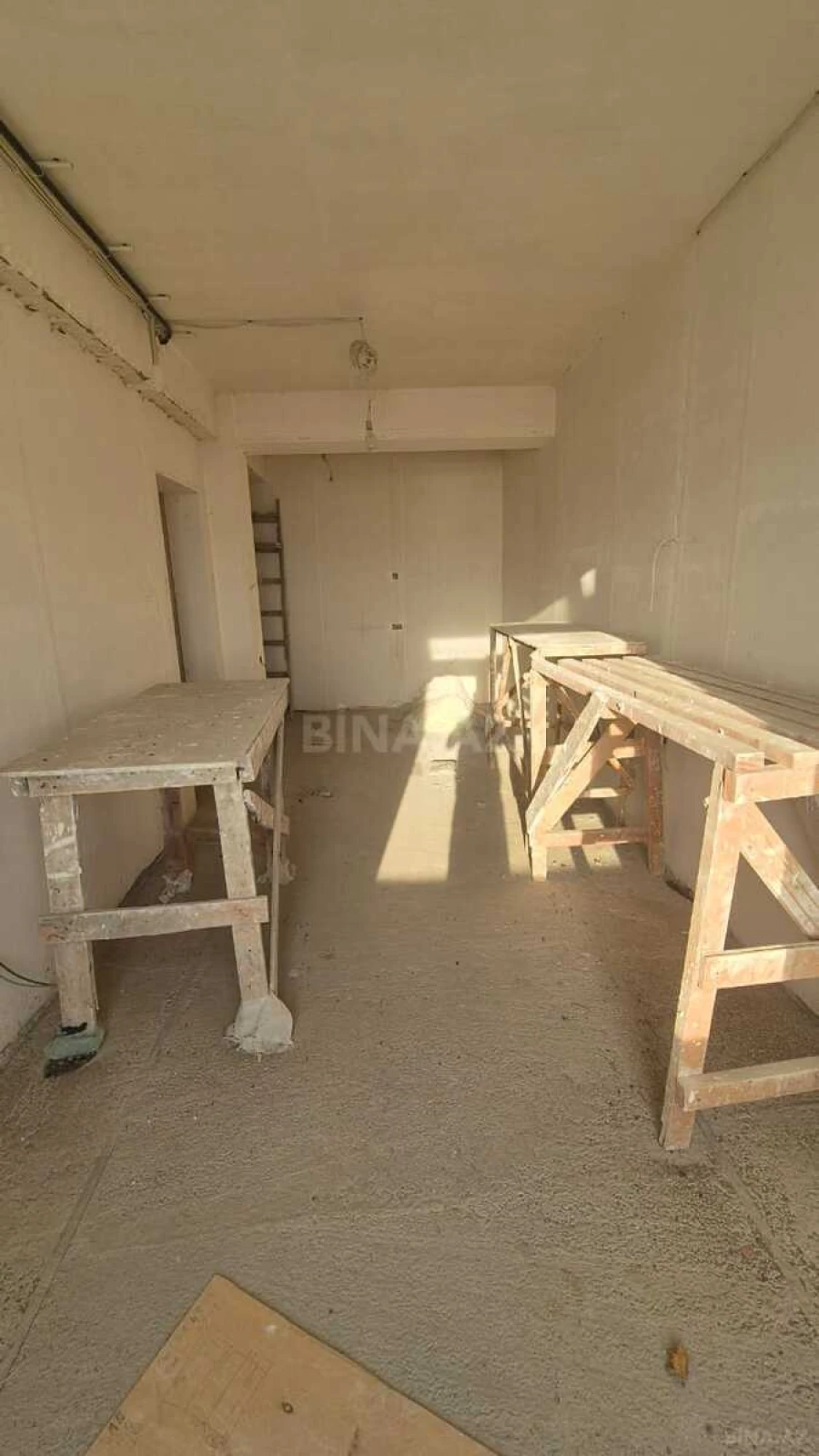 Satılır 4 otaqlı mənzil 107 m²