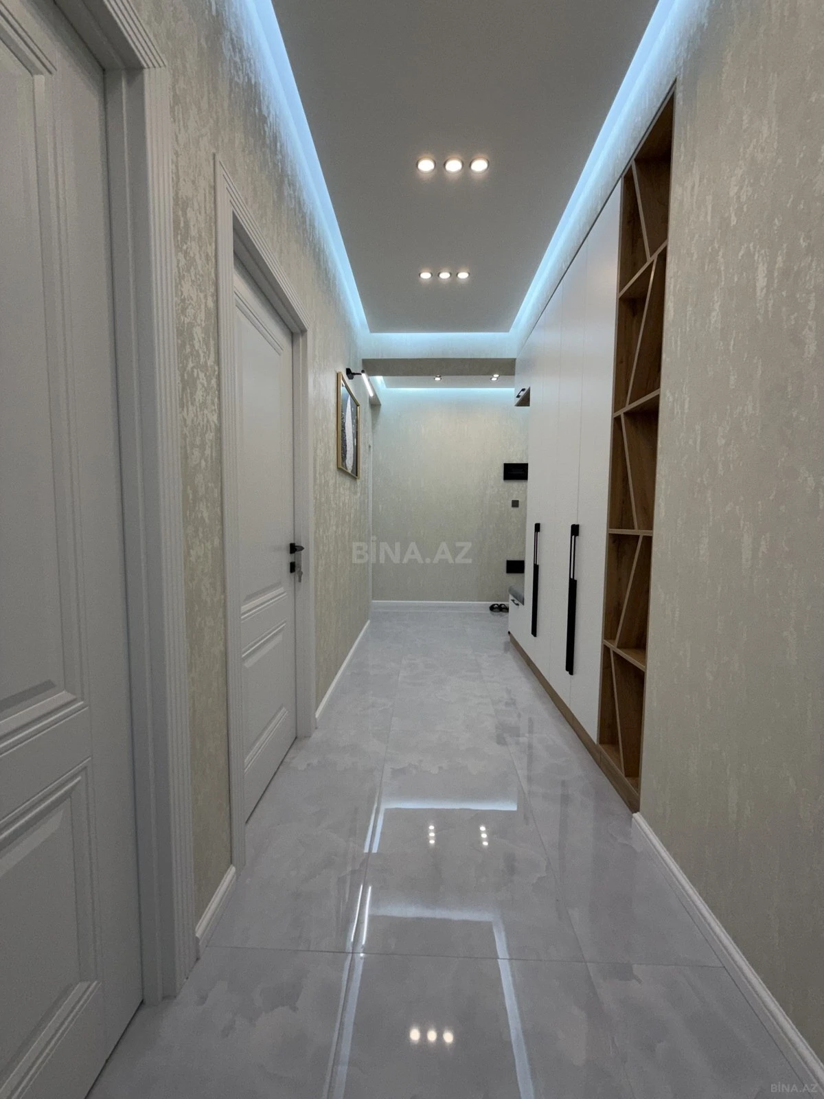 Satılır 2 otaqlı mənzil 71 m²
