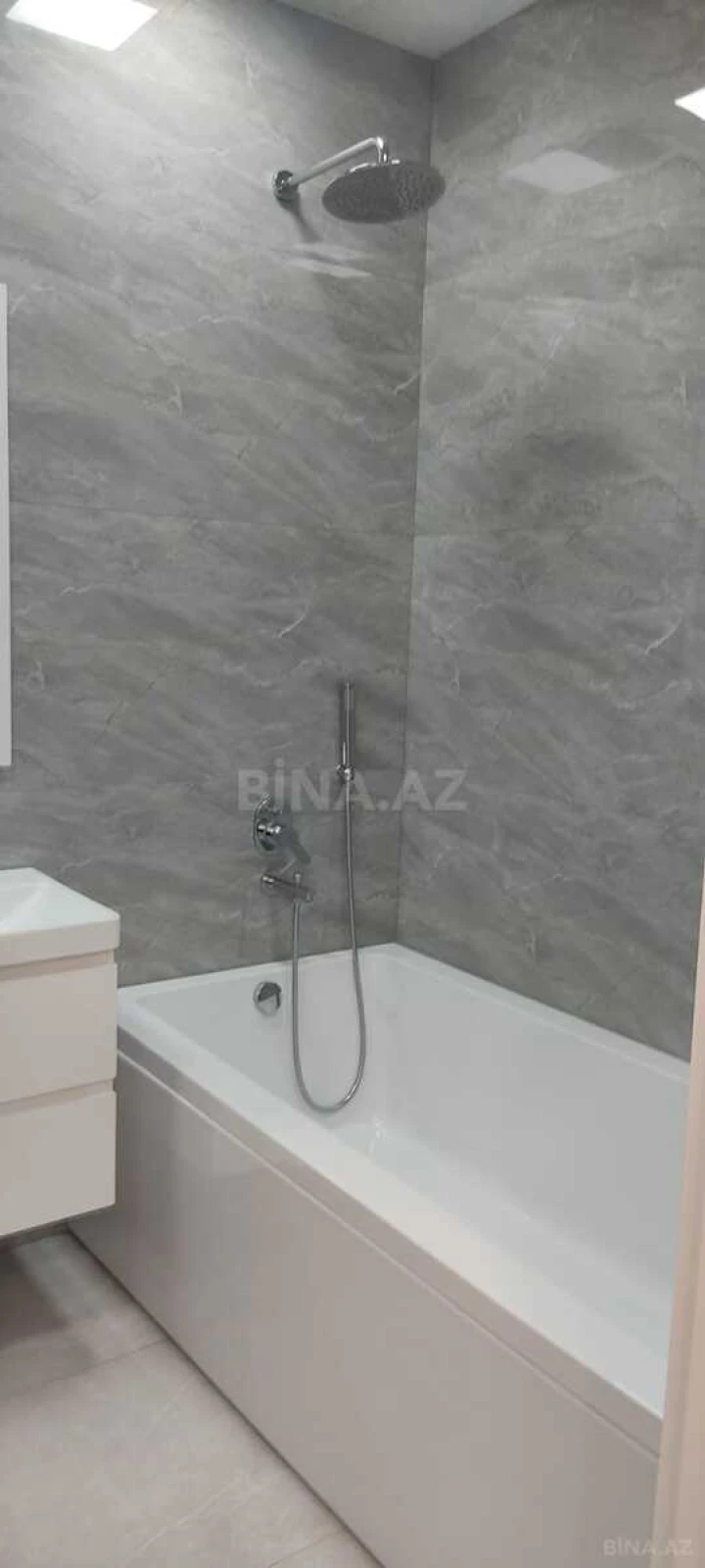 Kirayə verilir 2 otaqlı mənzil 84 m²