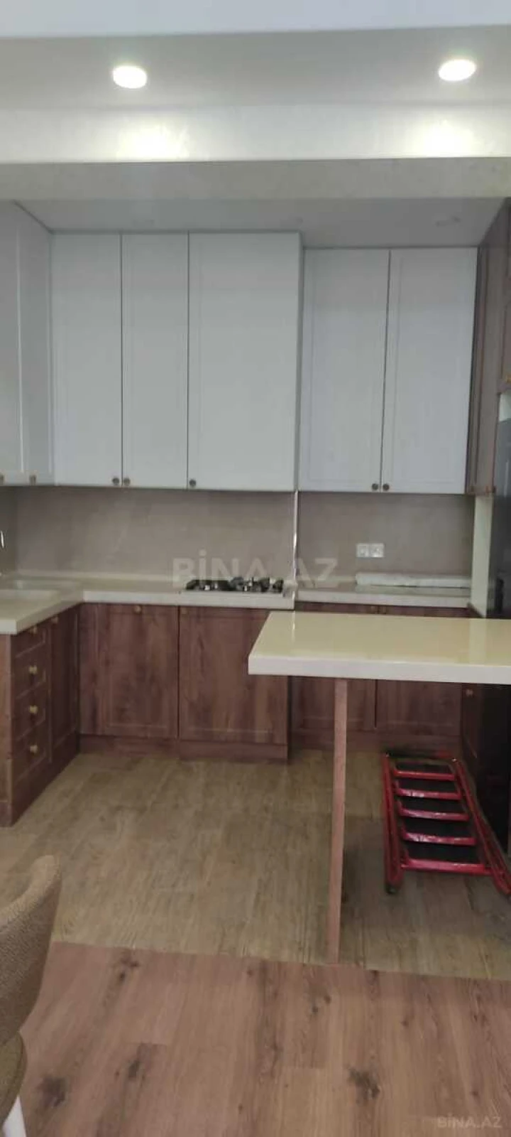 Kirayə verilir 2 otaqlı mənzil 84 m²
