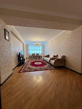 Satılır 3 otaqlı mənzil 125 m² — Bakı, İnşaatçılar 3 otaq 125.00 m²