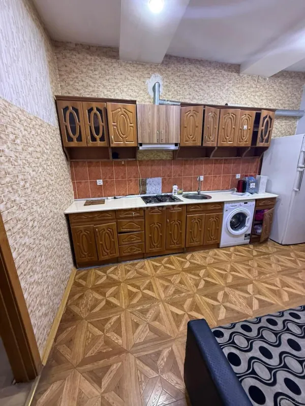 Kirayə verilir 2 otaqlı mənzil 65 m²
