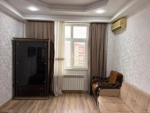 Kirayə verilir 2 otaqlı mənzil 72 m²
