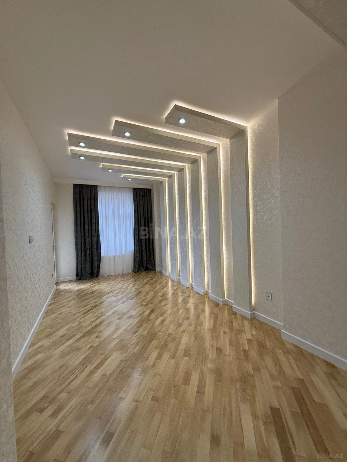 Satılır 3 otaqlı mənzil 106 m²