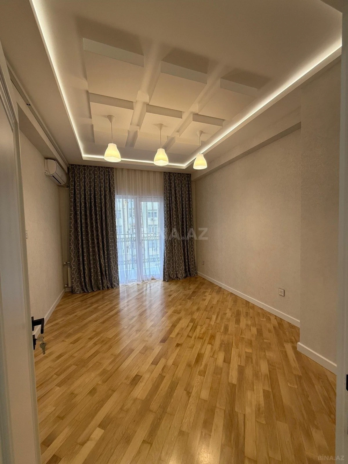 Satılır 3 otaqlı mənzil 106 m²