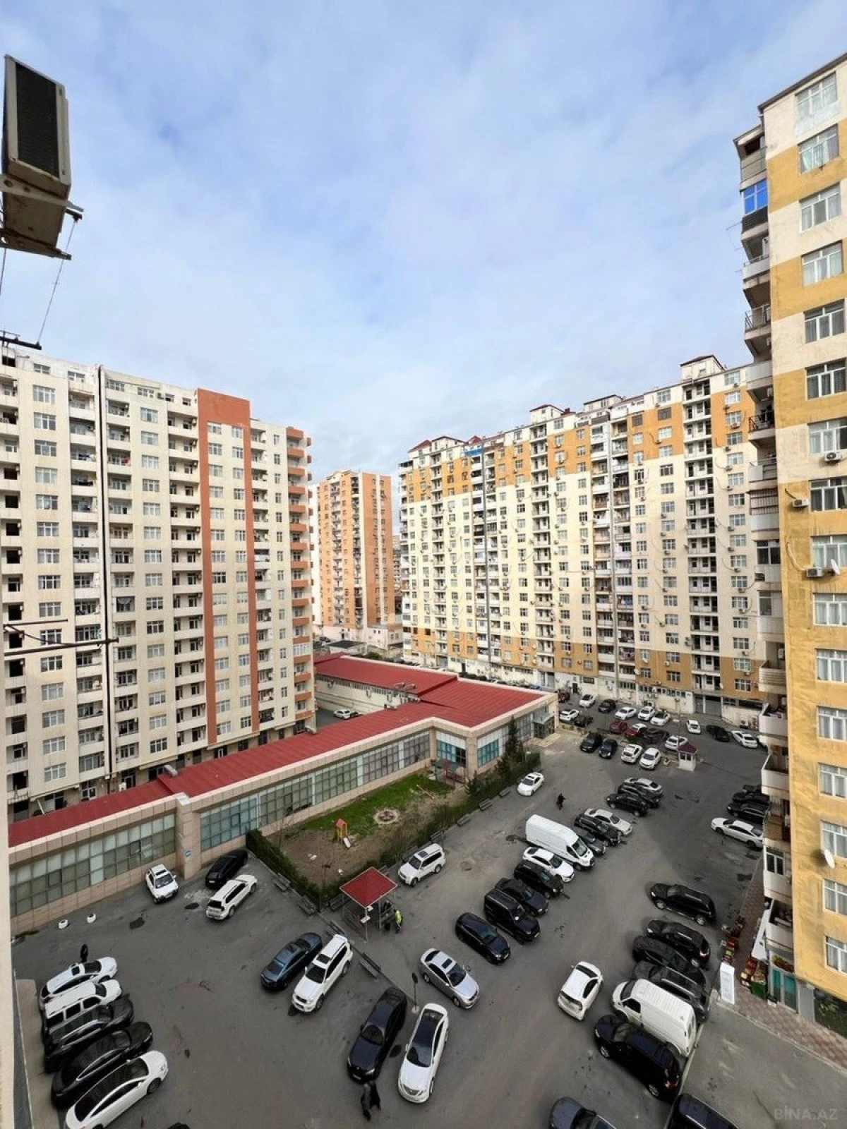 Satılır 3 otaqlı mənzil 106 m²