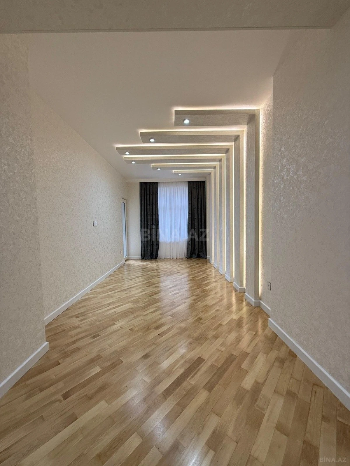 Satılır 3 otaqlı mənzil 106 m²