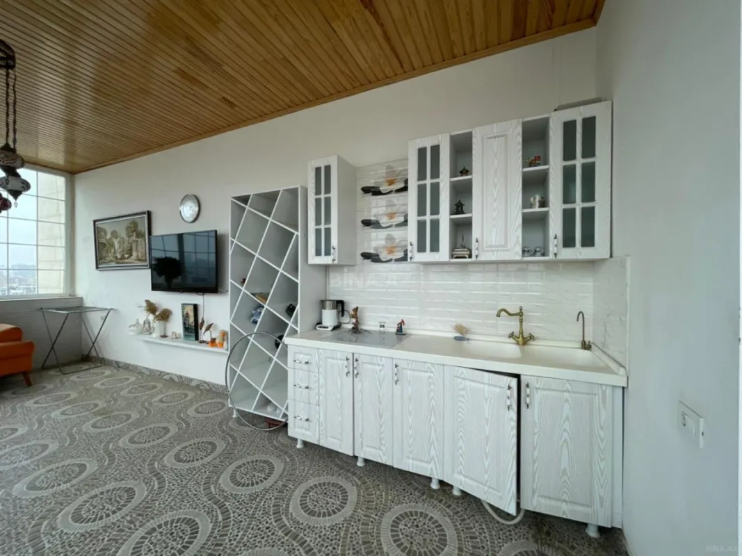 Satılır 3 otaqlı mənzil 214 m²