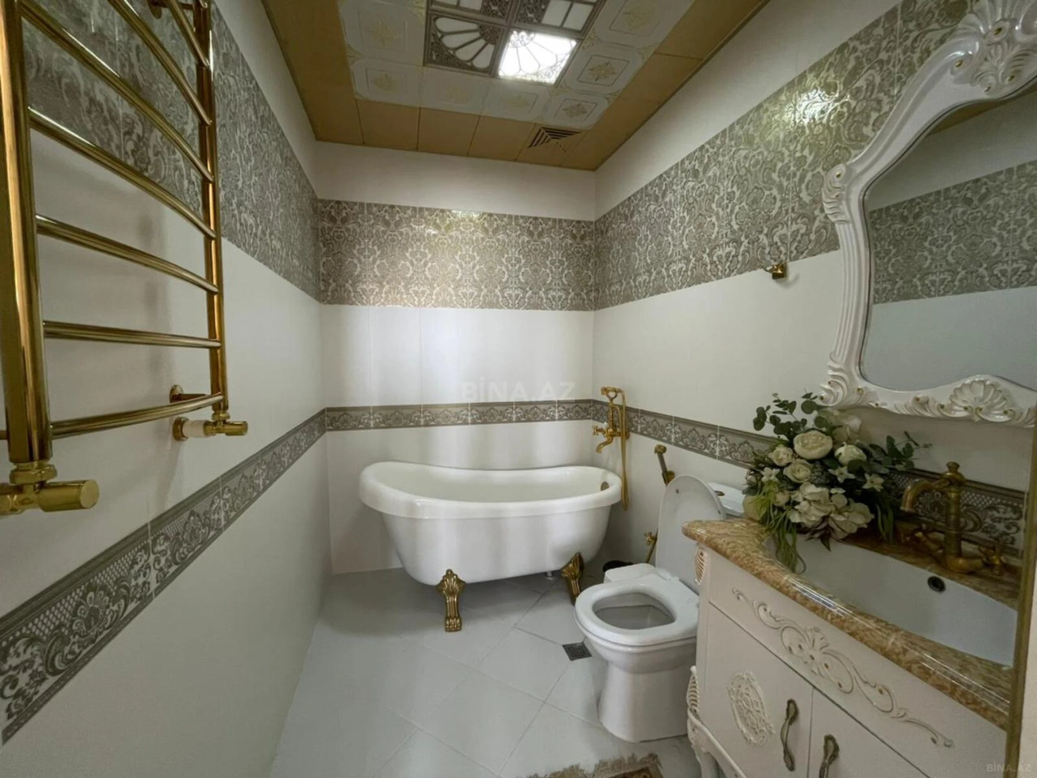 Satılır 3 otaqlı mənzil 214 m²