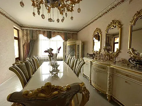 Satılır 3 otaqlı mənzil 214 m²