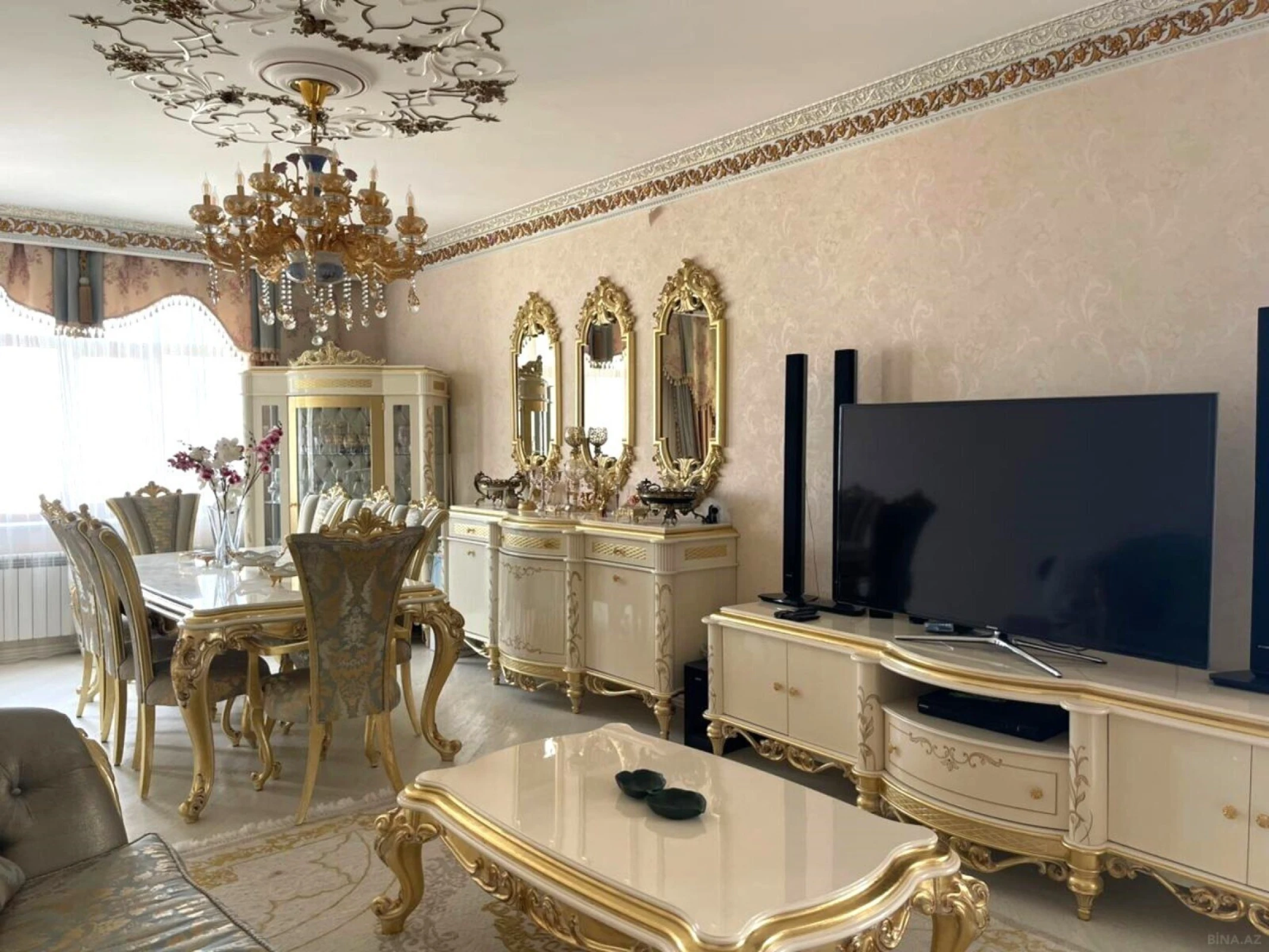 Satılır 3 otaqlı mənzil 214 m²