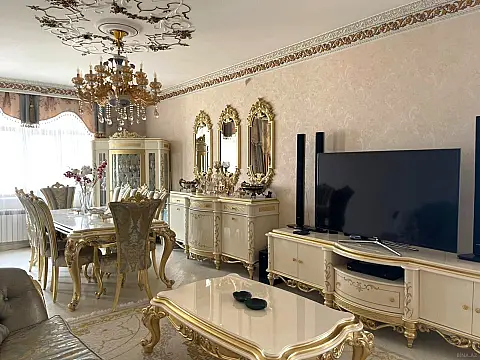 Satılır 3 otaqlı mənzil 214 m²